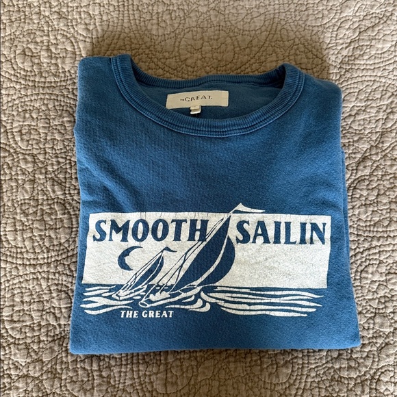 THE GREAT. The Teammate Graphic Smooth Sailing Sweatshirt - Picture 4 of 6